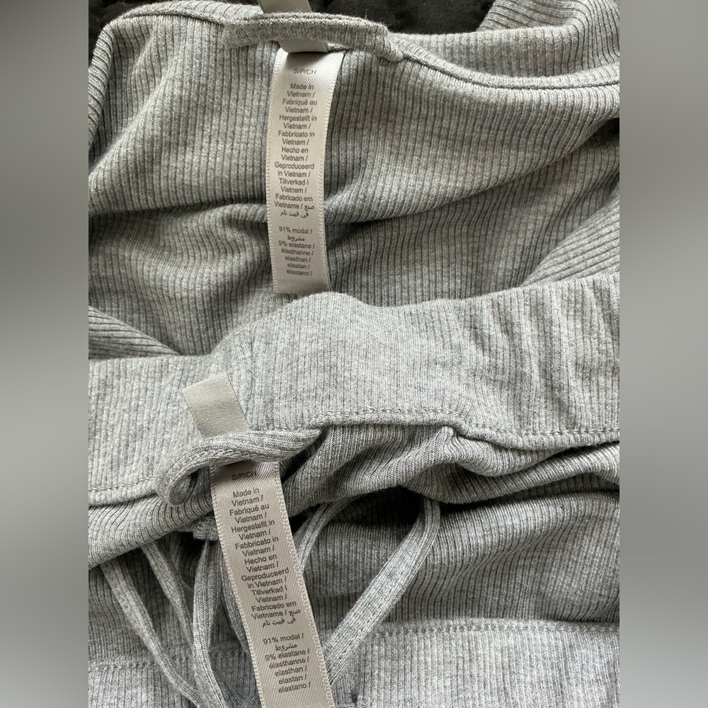 SKIMS Soft Lounge Sleep Set | Heather Gray - Picture 8 of 16